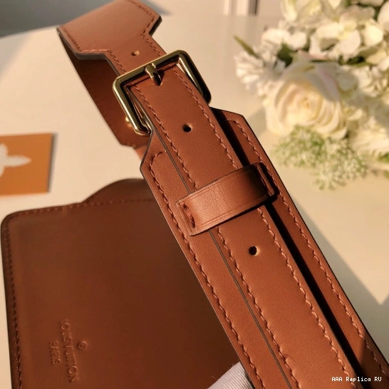 Aaa replica ru Spring Louis Show） Vuitton Bag（2019 Belt 0711